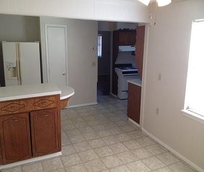2nd image of 1318 W Allen Cir