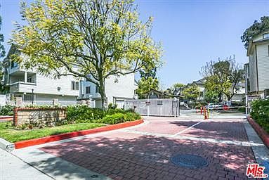 2nd image of 11150 Glenoaks Blvd Unit 35
