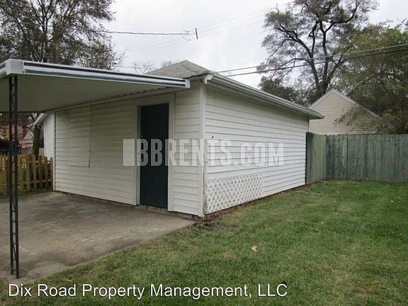 3rd image of 223 Franklin St