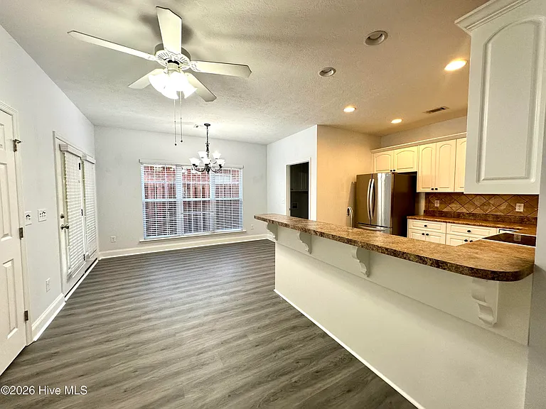 4458 Galway Dr — Photo 8