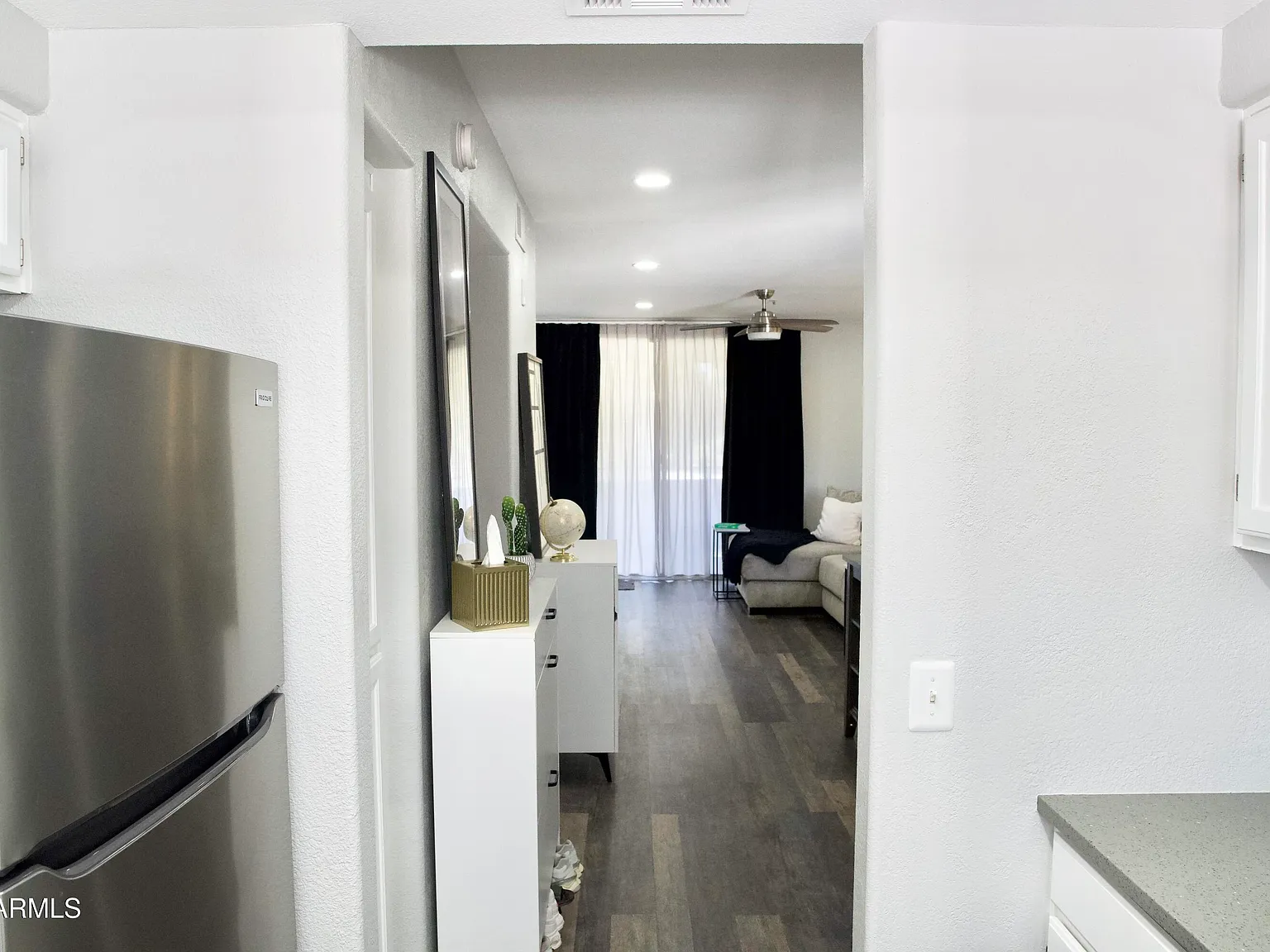 2 bed, 2.0 bath, 897 sqft, $2,700 — Photo 4