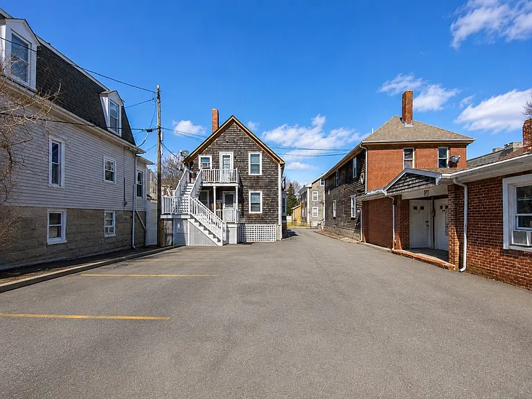 24 Sycamore St #2N — Photo 3