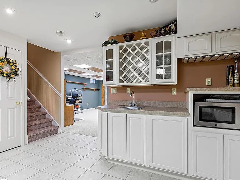 387 Wheatfield Cir — Photo 12