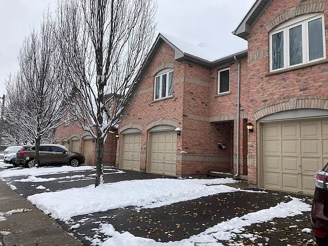 Daniels Gateway, Pleasantview Walk — Photo 3
