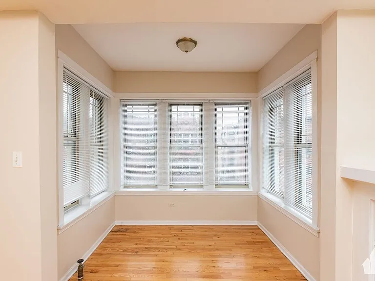 7505 N Greenview Ave #9-1 — Photo 4