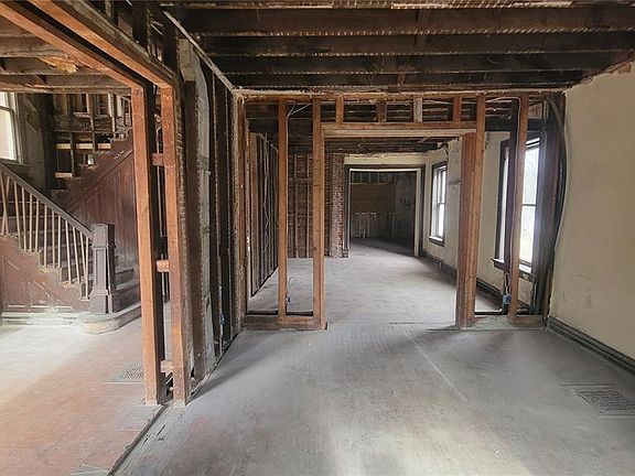 2nd image of 4253 Westminster Pl