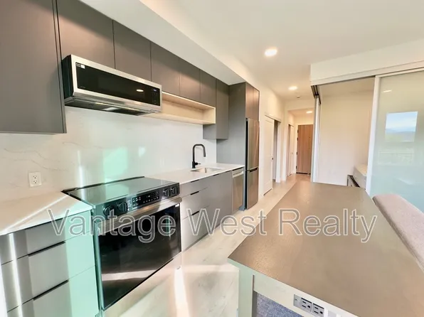 620 Coronation Ave #407, Kelowna, BC V1Y 7A5