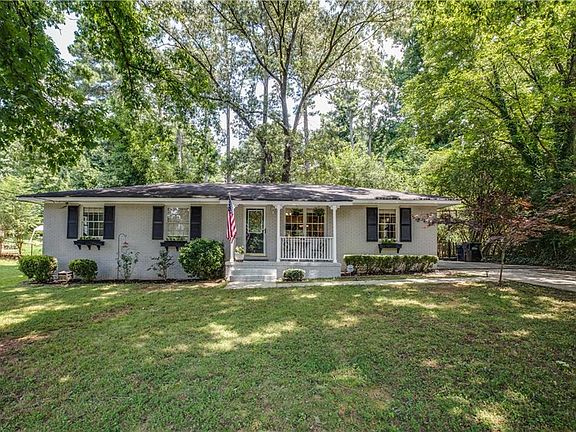 2nd image of 465 Concord Woods Dr SE