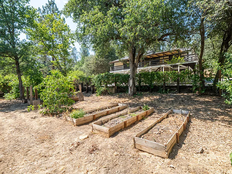 17659 Melwood Ln — Photo 62