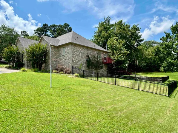 1201 Carruthers Dr, Morrilton, AR 72110