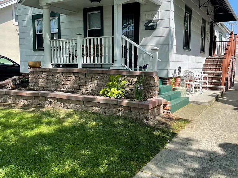 1307 Davis Ave — Photo 17