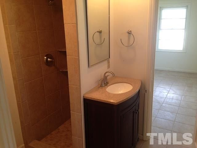 2nd image of 211 Club Colony Dr #B