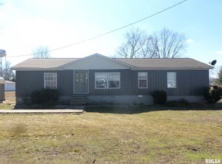 408 E Webster St, Benton, IL 62812