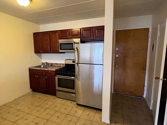 2nd image of 116 Irvington Ave APT 4G