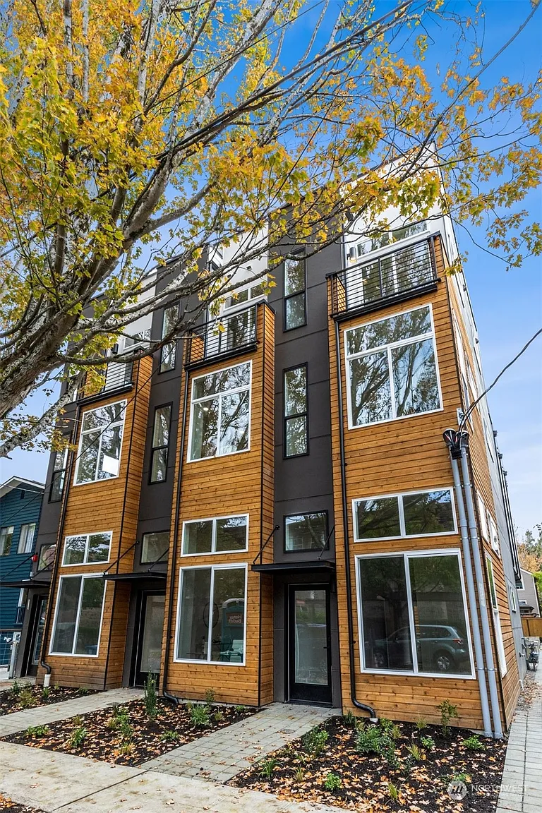 1110 33rd Avenue #B photo 1
