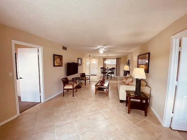 9420 S Hollybrook Lake Dr #305 — Photo 8