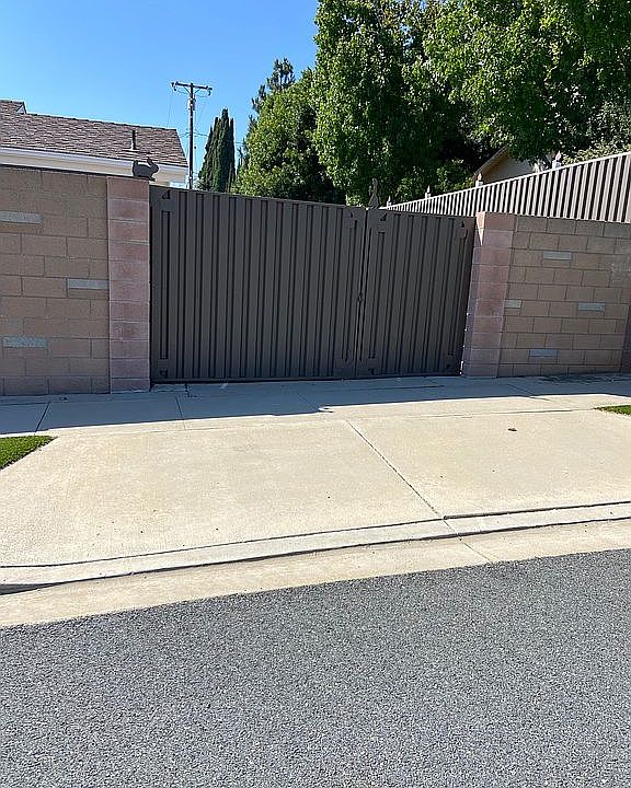 2nd image of 1581 Cameo Dr