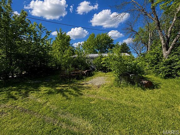 3rd image of 107 Mildred Dr