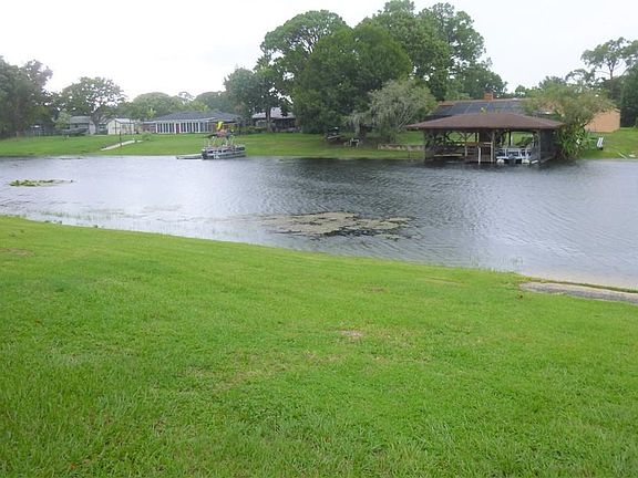2nd image of 415 Sunshine Dr