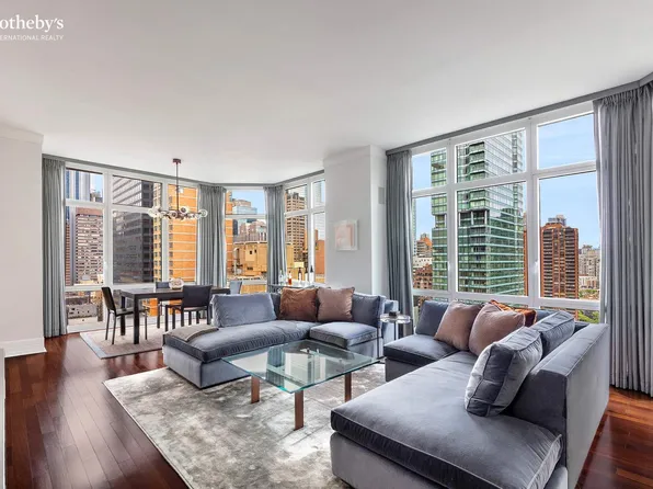 300 East 55th Street image 1 of 7