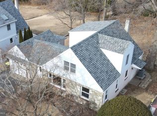 19 Woodhill Rd, Willow Grove, PA 19090