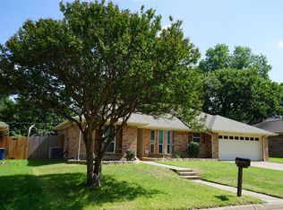 3221 Elkhart Ct, Arlington, TX 76016