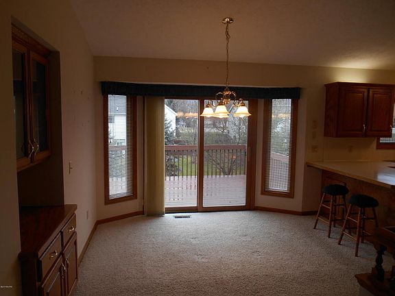 2nd image of 3101 S Bluff Ct