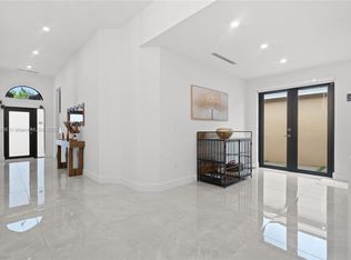 15612 SW 36th Ter, Miami, FL 33185