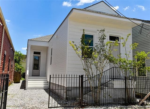 1st image of 3224 Annunciation St