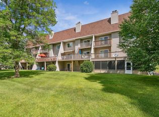 3272 Camelot Dr, Woodbury, MN 55125