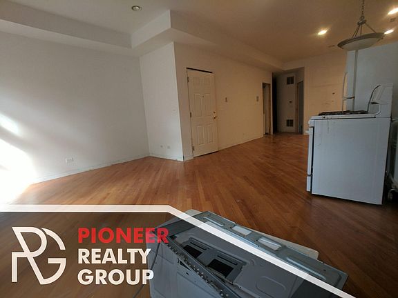 3rd image of 2735 N Wayne Ave