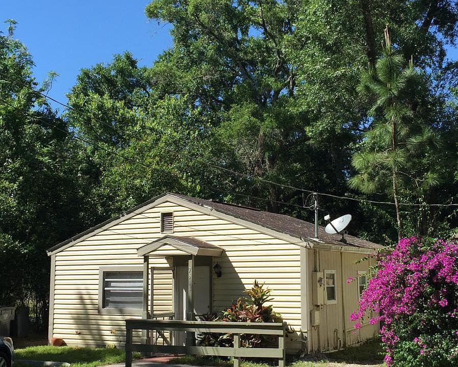 1st image of 7511 Altaloma Ave