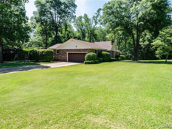 4th image of 715 Jennifer Dr E