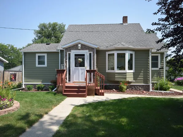 405 8th Ave, Britton, SD 57430