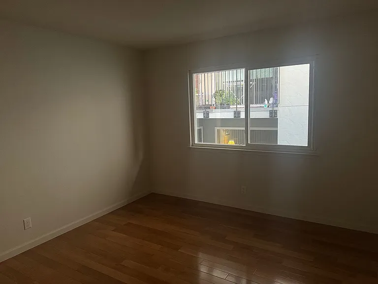 1345 El Camino Real — Photo 5