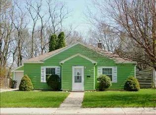 132 E St, Marshall, MN 56258