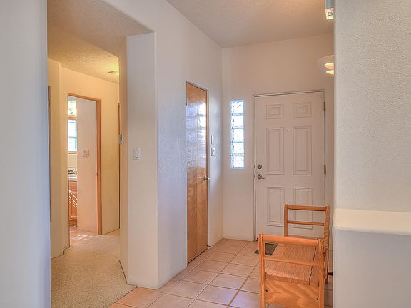 5th image of 9524 Vista Casitas Dr NW