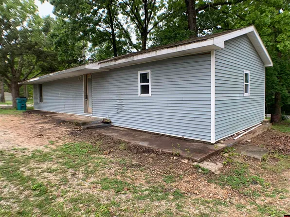 218 Summit Ave, Bull Shoals, AR 72619