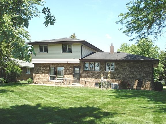 2nd image of 530 Oak St