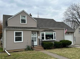 1616 Sexton Dr, Rockford, IL 61108