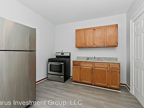 2nd image of 5954 S Sacramento Ave #10718685
