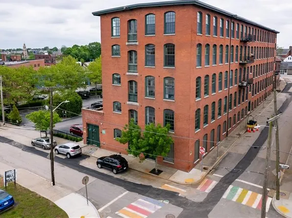 28 Bayley St APT 301, Pawtucket, RI 02860