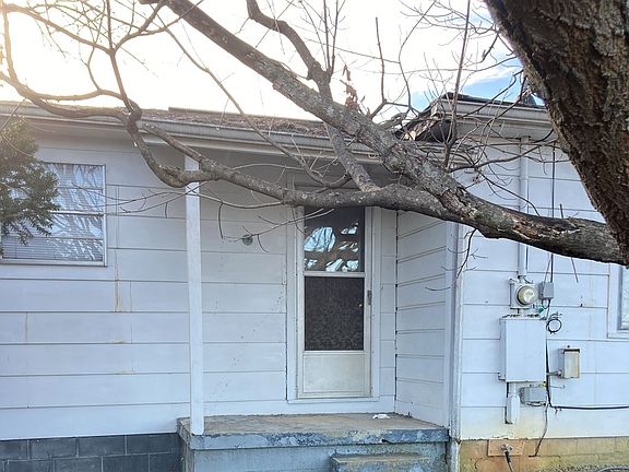 2nd image of 601 W Charles St