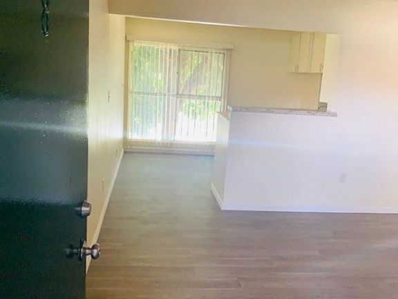 2nd image of 3923 Gibraltar Ave APT 10