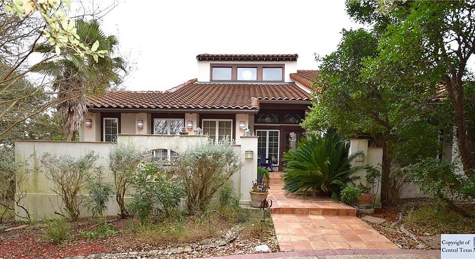 1st image of 815 Mountain Dr
