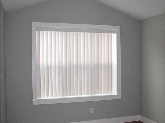 2nd image of 6027 Glenwood Ave #A