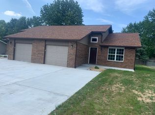 439 Eagles Way #A & B, Troy, IL