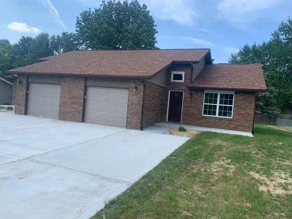 439 Eagles Way #A & B, Troy, IL 62294