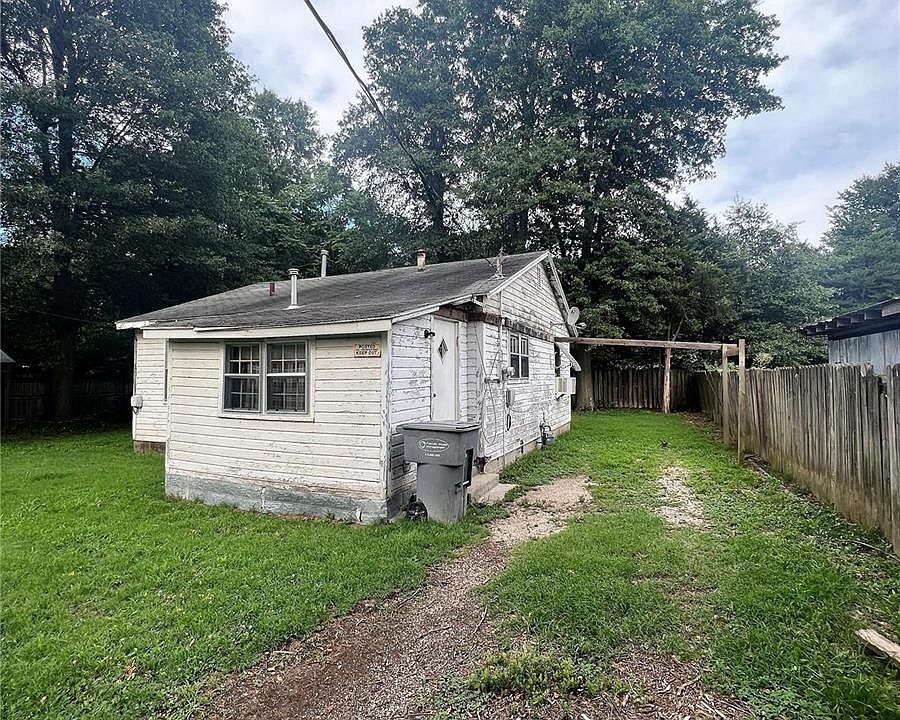 702 N Everett St, MO 63857 MLS 23041351 Zillow