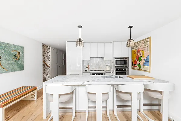 Sold by Compass | media 25